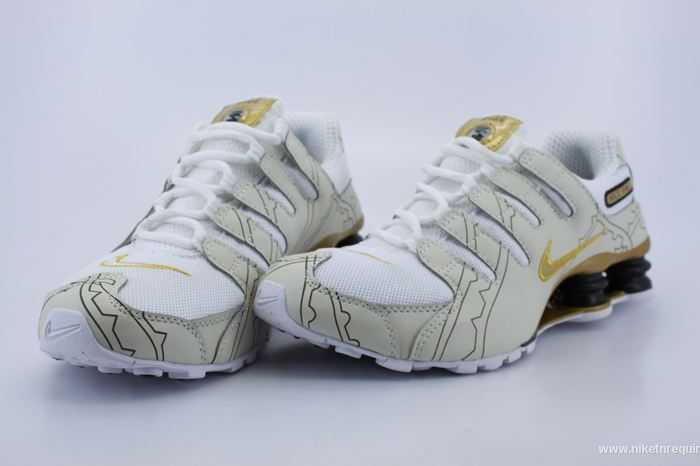 or blanc et baskets Nike Shox (3)